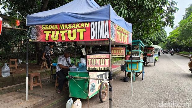 Penjual tutut di Cirebon