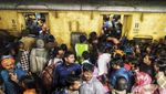 Potret Warga Desak-desakan Naik Kereta hingga Tewaskan 15 Orang di India