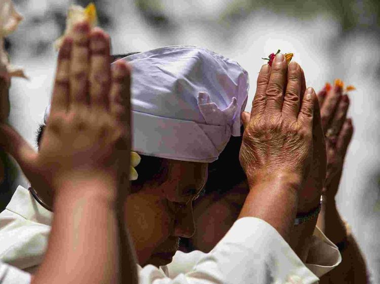 Ratusan Umat Hindu Upacara Giri Kerti di Lereng Merapi