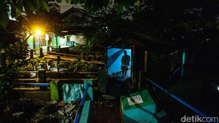 Kota Depok memiliki beragam kisah unik, di beberapa wilayahnya masih menyimpan misteri terkait adanya sumur-sumur yang dianggap keramat.