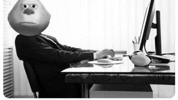 Jangan salahkan aku, semua idenya Netflix. Foto: Netflix Memes via Bored Panda