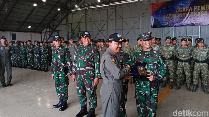 910 Prajurit TNI Gelar Latihan Berama Di Lanud Iswahjudi Libatkan Pesaaat F16-T50 dan Casa
