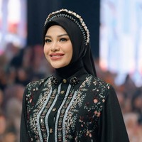 Penampilan Aurel yang makin cantik dan langsing juga tak kalah jadi sorotan. Dengan BB yang semakin turun membuat wajahnya juga makin terlihat tirus dan fresh. Foto: Instagram/@aurelie.hermansyah