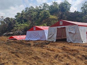 Kemensos Salurkan Bantuan-Bangun Posko untuk Korban Kebakaran di Kendari