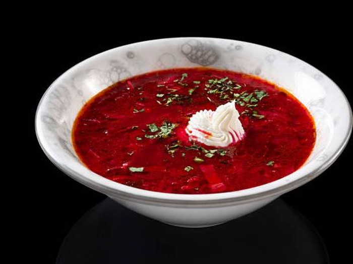 borscht, makanan khas Ukraina yang dianggap terlalu sederhana dan kurang variatif.