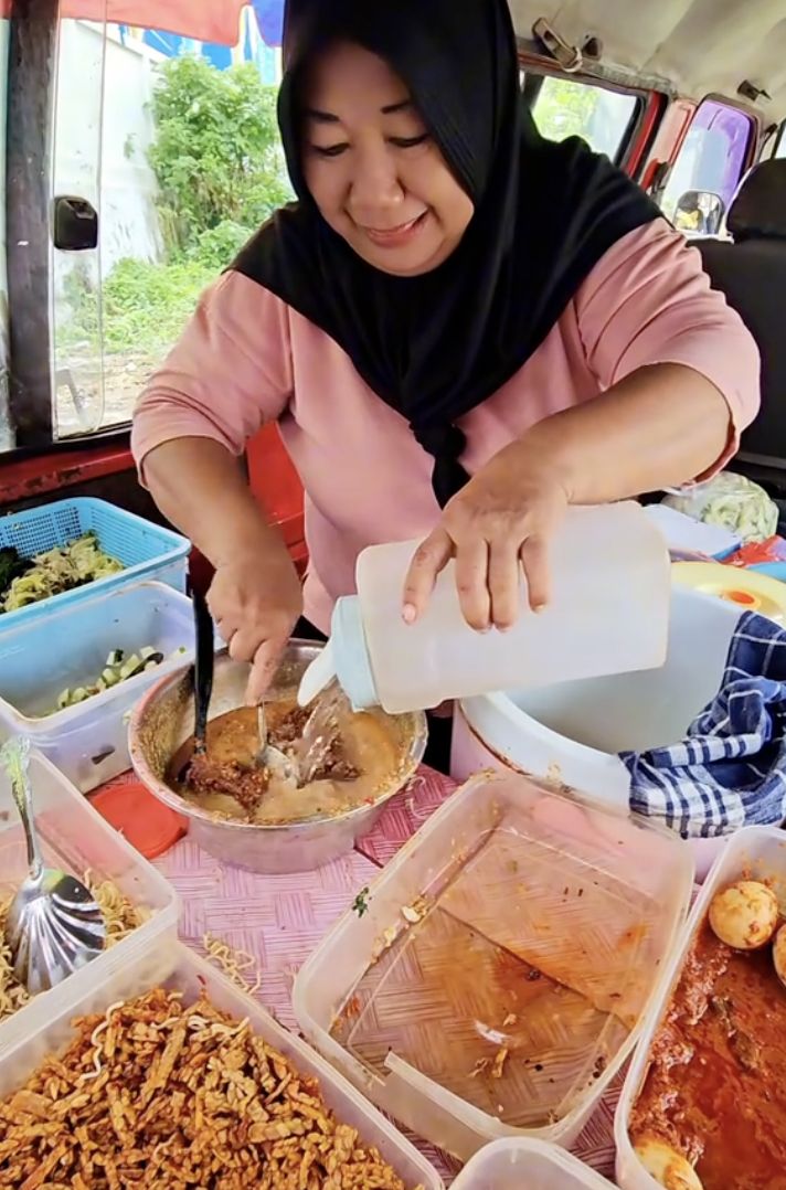 Bude Har Jualan Pecel Pakai 'Kalkulator Langit', Tak Pusingkan Untung Rugi