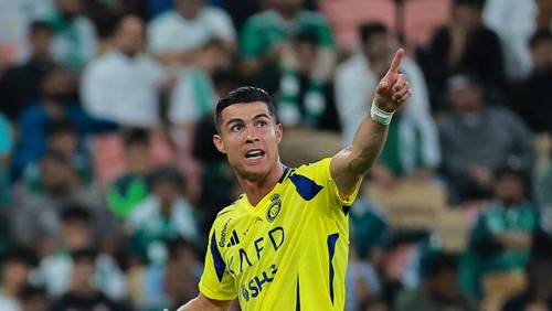 Soccer Football - Saudi Pro League - Al Ahli v Al Nassr - King Abdullah Sports City, Jeddah, Saudi Arabia - February 13, 2025 Al Nassrs Cristiano Ronaldo reacts after being substituted REUTERS/Stringer