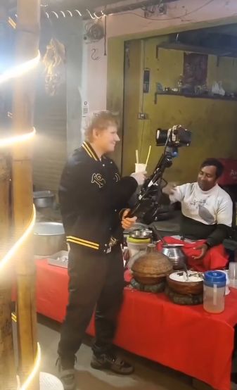 Ed Sheeran kulineran di India