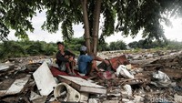 Rumah-rumah tersebut berdiri di lahan milik Perumnas.