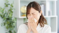 Sebuah penelitian menemukan senyawa pada bawang putih punya sifat antivirus. Konsumsinya bisa bantu mencegah dan mengurangi keparahan flu dan pilek. Foto: Getty Images/mapo