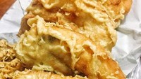 Penggemar pisang goreng pasti sudah atk asing dengan Raja Pisang Goreng Ameng di Jakarta Barat. Kisaran harga pisgor Pontianaknya dari Rp 7.000 per biji. Foto: Site Culinary/Visual