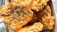 Pisang Goreng Pontianak Akusuka ini lokasinya Cakung, jual pisang goreng krispi dari harga Rp 5.000 saja. Foto: Site Culinary/Visual