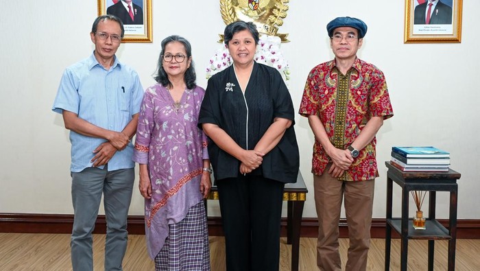 Lestari Moerdijat