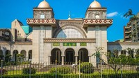 Masjid Agung Taipei memiliki gaya arsitektur khas bangunan Kesultanan Utsmaniyah. Namun sedikit dipadukan dengan gaya arsitek Persia. Foto: Getty Images/tupungato