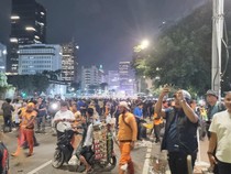 Mahasiswa Demo Indonesia Gelap Tolak Pemangkasan Anggaran Pendidikan-Revisi UU