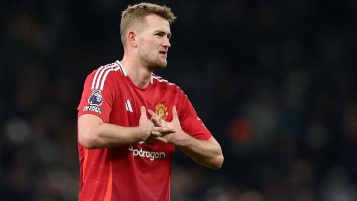 LONDON, ENGLAND - FEBRUARY 16: Matthijis de Ligt of Manchester United  during the Premier League match between Tottenham Hotspur FC and Manchester United FC at Tottenham Hotspur Stadium on February 16, 2025 in London, England. (Photo by Catherine Ivill - AMA/Getty Images)