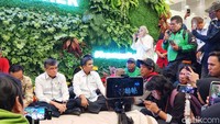 Dalam hal ini sejumlah perwakilan driver ojol tersebut meminta agar tahun ini dan seterusnya bisa mendapatkan tunjangan hari raya (THR) berupa uang tunai. Sebab menurut mereka ini merupakan yang perlu mereka terima mengingat pihak aplikator.  