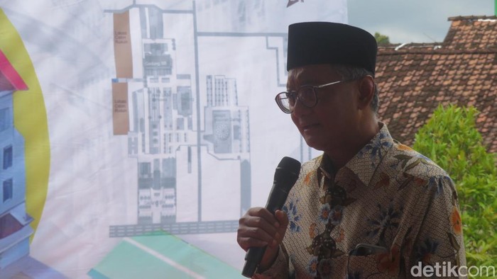 Menteri Pekerjaan Umum (PU) Dody Hanggodo saat ditemui di Kampus Universitas Aisyiyah (Unisa) Yogyakarta, Gamping, Sleman, Senin (17/2/2025).