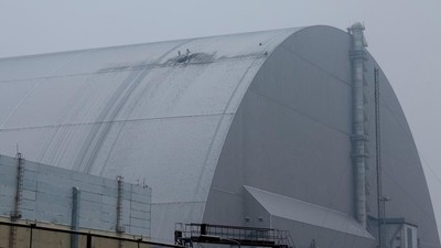Penampakan Kubah Pelindung PLTN Chernobyl Rusak Dihantam Drone Rusia