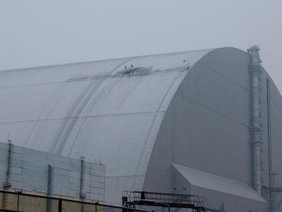 Penampakan Kubah Pelindung PLTN Chernobyl Rusak Dihantam Drone Rusia