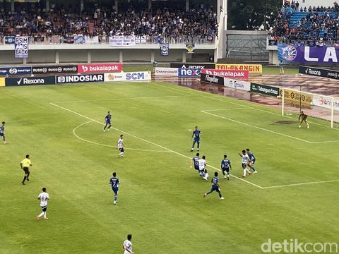 Laga PSIM Jogja vs PSPS Pekanbaru di Stadion Mandala Krida, Kota Jogja, Senin (17/2/2025).