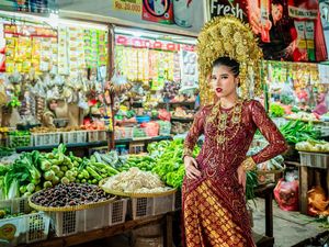 Puteri Indonesia Remaja Budaya 2023 Catwalk di Pasar, Ada Misi Mulia