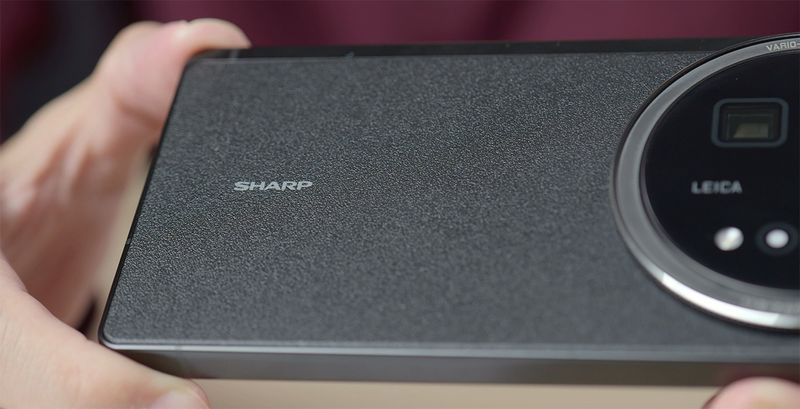 Review Kamera Sharp Aquos R9 Pro