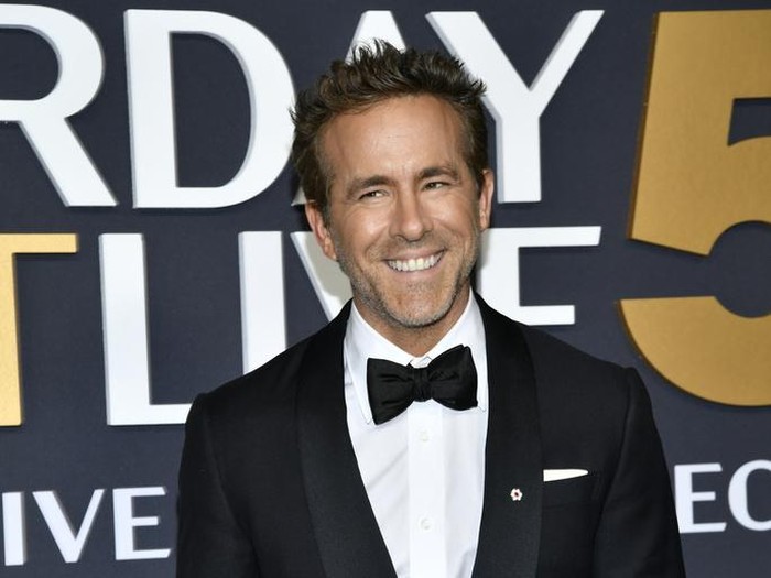 Ryan Reynolds dan Blake Lively di SNL50 Ryan Reynolds, left, and Blake Lively attend SNL50: The Anniversary Special at Rockefeller Plaza on Sunday, Feb. 16, 2025, in New York. (Photo by Evan Agostini/Invision/AP)