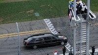 Daytona 500 adalah balapan mobil NASCAR Cup Series sepanjang 500 mil (805 kilometer) yang diadakan setiap tahun di Daytona International Speedway di Daytona Beach, Florida. (USA TODAY Sports via Reuters Con/Mark J. Rebilas)