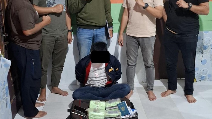 Seorang pengedar sabu seberat 4 kilogram di Aceh Timur ditangkap polisi. (Foto: dok Polda Aceh).