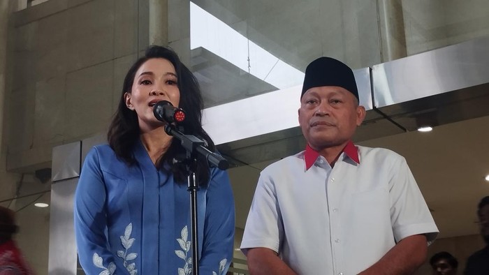 Sherly Tjoanda (bicara menggunakan mic)-(Fawdi/detikcom)