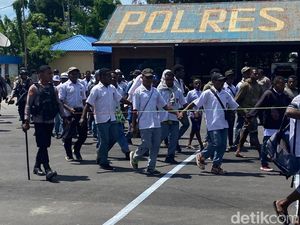 Disdik Nabire Tuding Siswa yang Demo Tolak MBG Kerap Absen Saat Sosialisasi