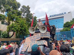 Video: Minta Aplikator Tak Suspend Driver Ojol Demo, Wamenaker: Jika Ada, Laporkan!