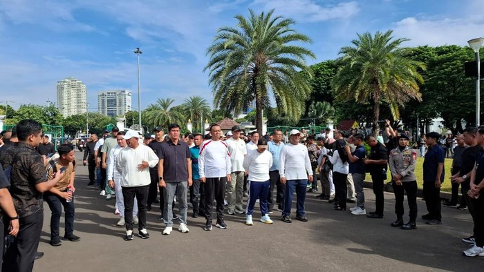 481 kepala daerah latihan baris-berbaris di Monas