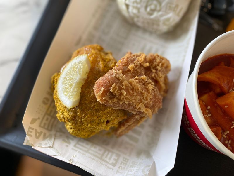 Ada Ayam Goreng Korea Juicy di Resto Ayam Populer di Drakor Ada Ayam Goreng Korea Juicy di Resto Ayam Populer di Drakor