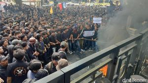 Protes Pemotongan Anggaran, Mahasiswa Malang Geruduk DPRD