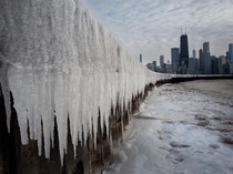 Cuaca Ekstrem, Tepi Danau Michigan Membeku