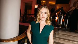 5 Pesona Kate Winslet Pakai Gaun Daur Ulang di BAFTAs 2025