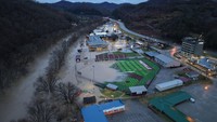 Pemandangan umum area yang banjir di Pikeville, Kentucky, AS, dalam gambar yang diperoleh dari media sosial.  