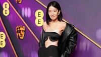 Most Pop: Vera WangTampil Berani di Usia 77, Pakai Bra Top Jadi Sorotan