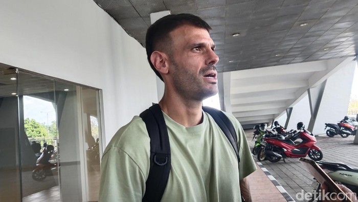 Gelandang Persib Tyronne del Pino.