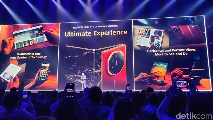 Huawei Mate XT resmi rilis secara global pada hari ini, Selasa (17/2/2025). Uniknya, HP ini punya layar yang dapat dilipat menjadi tiga bagian.