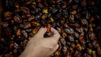 Plt. Kepala BPS Amalia Adininggar Widyasanti mengatakan bahwa impor kurma mencapai 16.426 ton pada Januari 2025, dengan nilai US$20,68 juta atau sekitar Rp335,37 miliar (asumsi kurs Rp16.220 per dolar AS).   