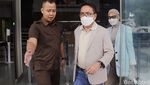 Irwandy Yusuf Gandeng Mesra Steffy Burase di KPK