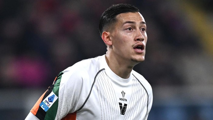 GENOA, ITALY - FEBRUARY 17: Noah Idzes of Venezia loduring the Serie A match between Genoa and Venezia at Stadio Luigi Ferraris on February 17, 2025 in Genoa, Italy. (Photo by Image Photo Agency/Getty Images)