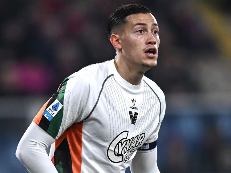 Lanjut di Venezia atau Cari Tantangan Baru, Jay Idzes?