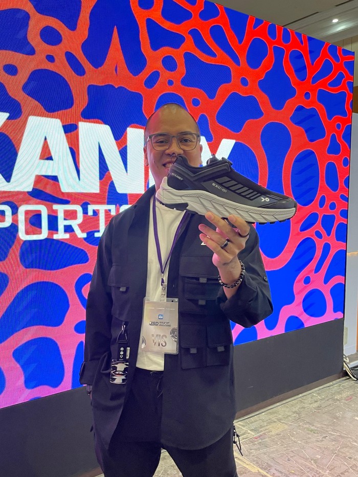 Kanky Industri fashion lokal semakin bersinar, Kanky bahkan berani menjajaki pasar global dan menarik perhatian pecinta sneakers.