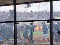Keputusan Pahit di Tengah Kerusuhan Laga Persela Vs Persijap