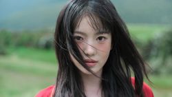 Foto-foto Member Girlband K-Pop KiiiKiii