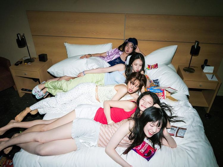 Foto-foto Member Girlband K-Pop KiiiKiii